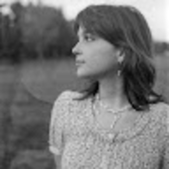 Meet your Posher, Paige - Picture 1 of 1